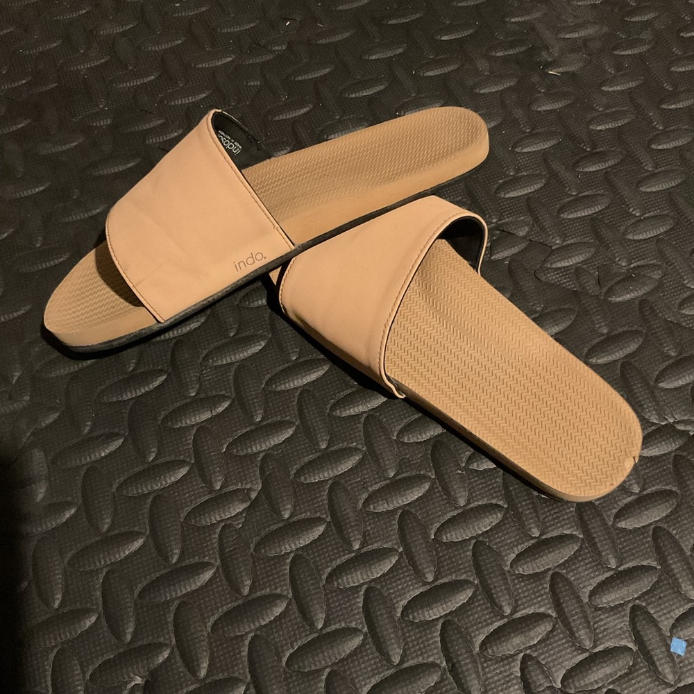Indosole tan sandals size 4-5